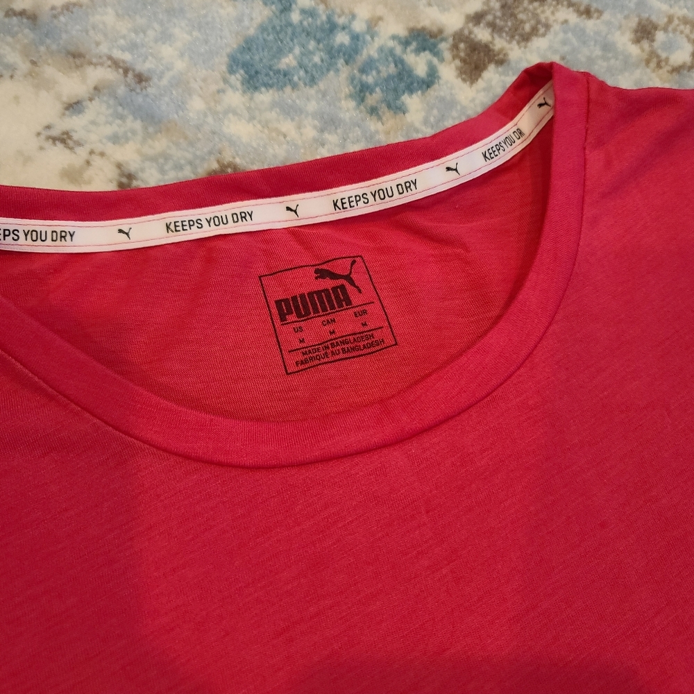 🌟SALE🌟Puma Sports Tee - Picture 3 of 3